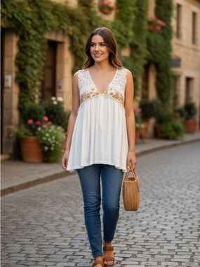 POL Cream Lace-Trim Floral Yoke Camisole